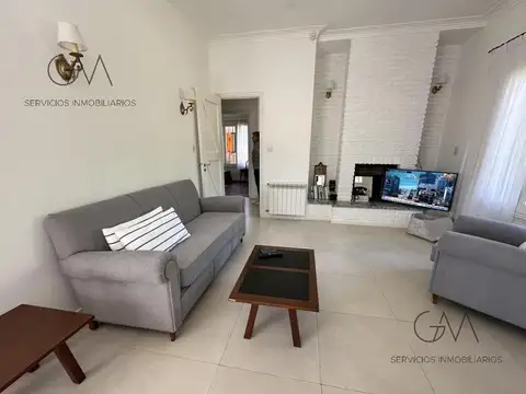 Casa 5 ambientes con 2 baños