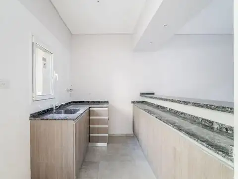 Casa 6 ambientes con 1 baño