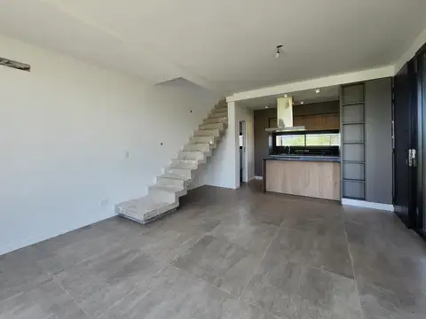 Casa 5 ambientes con 2 baños