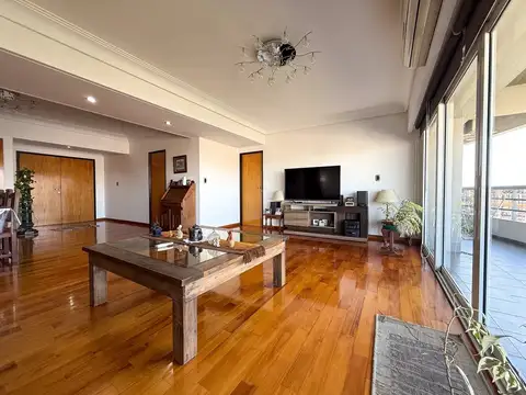 VENTA DEPTO 5 AMB CON GUARDA COCHE - CASEROS