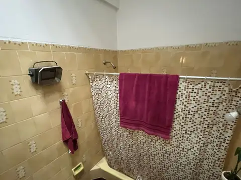 VENTA CASA 3 AMB CON PATIO COCHERA Y TERRAZA.