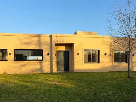 Casa en venta 4 ambientes en Cardales