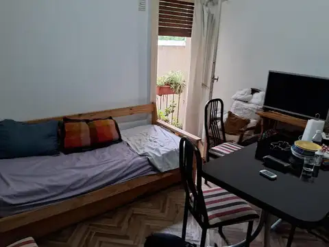 2 AMBIENTES LATERAL y LUMINOSO EN COLEGIALES