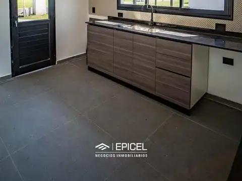 Casa en Venta en Canning, USD 175.000