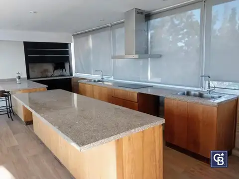 Depto Tipo Casa en Venta de 5 ambientes
