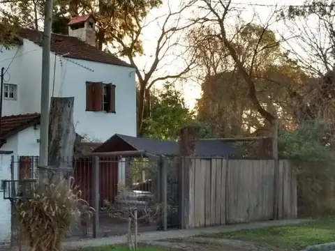 J De Andonaegui 2600