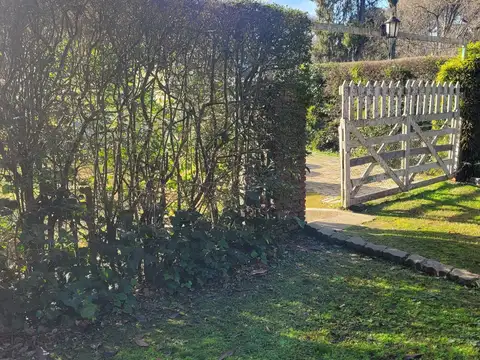 Quinta en Venta con 2 cocheras