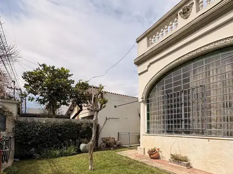 Venta/Permuta Casa cuatro dormitorios Jardín. Las Heras