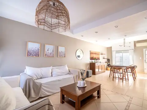 Depto Tipo Casa en Venta de 5 ambientes