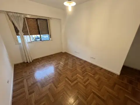 PH en Almagro planta baja al frente- patio-Apto profesional
