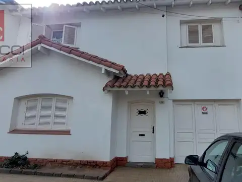 HERMOSA CASA EN HONORIO BARRAQUERO A METROS DE AV. SAN MARTIN