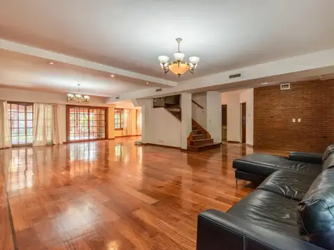Casa 6 ambientes con 6 baños