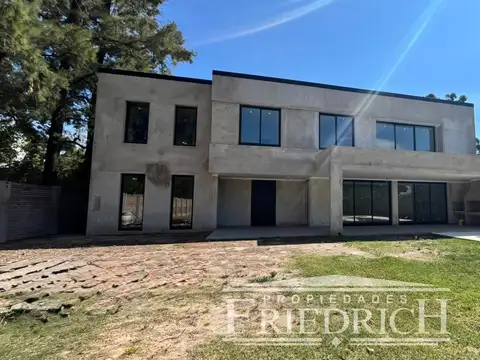 Casa en Venta en La Reja, USD 300.000
