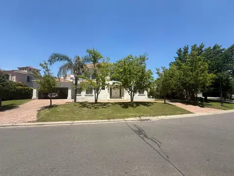 Av De los Lagos al 5800