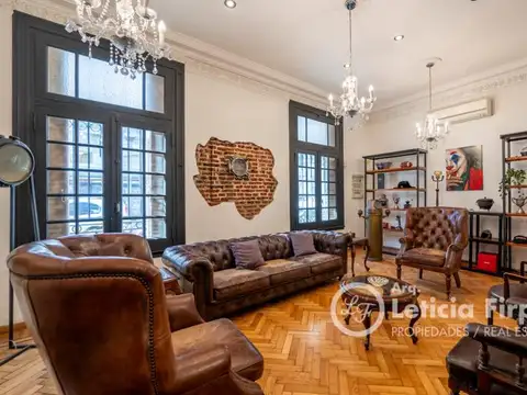 Casa en Venta con 2 cocheras