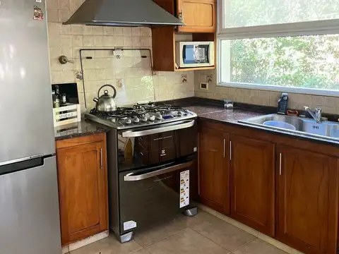 Casa 5 ambientes con 3 baños