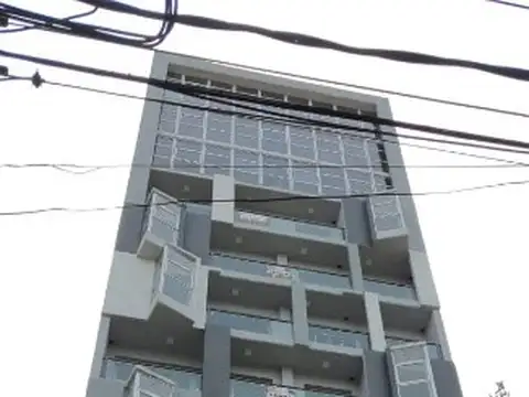 Oficina tipo monoambiente en venta con dos cocheras en Quilmes Centro