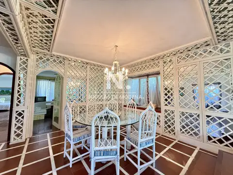 Vende Casa en Lugano de 4 dormitorios en Punta del Este