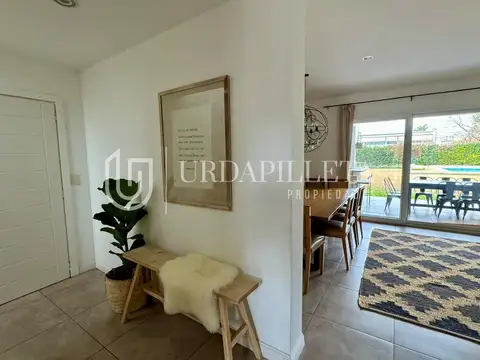 Casa en Venta con 3 cocheras