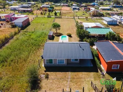 Casa 4 ambientes con 2 baños