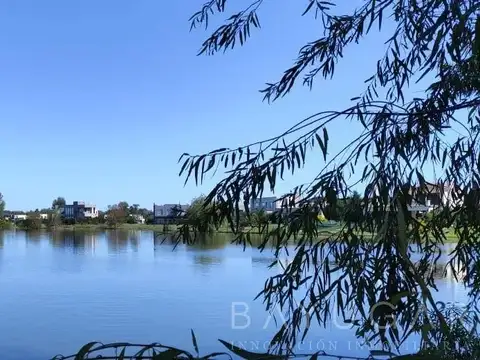 Casa 6 ambientes con 3 baños