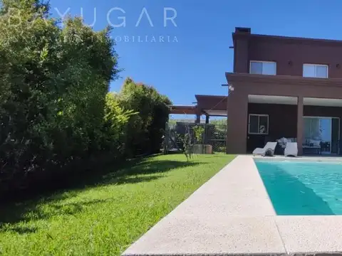 Venta - Casa con Vista a Laguna en Barrio El Cantón Norte - Escobar