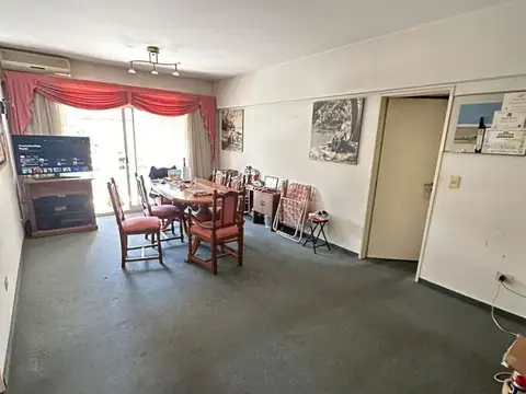 Fragata Presidente Sarmiento 400, Piso 1