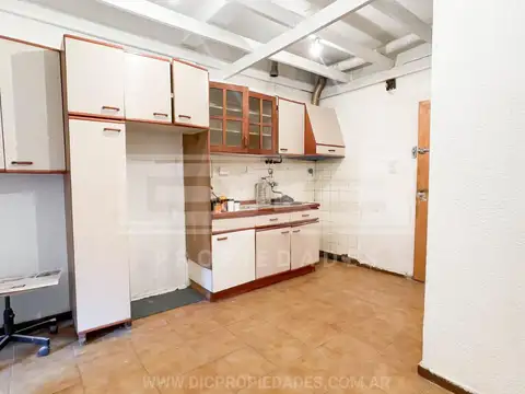 Int Becco  al 700  entre Jacinto Diaz y Don Bosco