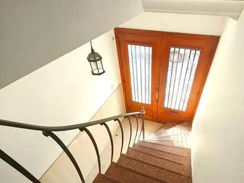 Alvarado 2500, Piso 1