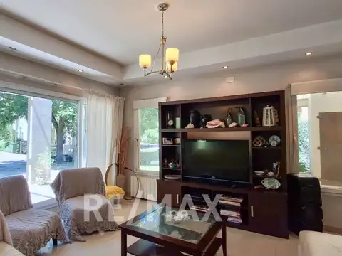 Casa 6 ambientes con 3 baños