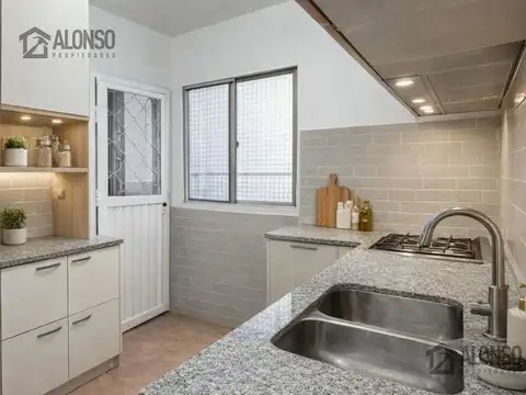 Venta - Depto. 3 ambientes con Balcón y Cochera en Venta