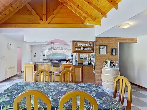 Casa en Venta con 1 cochera