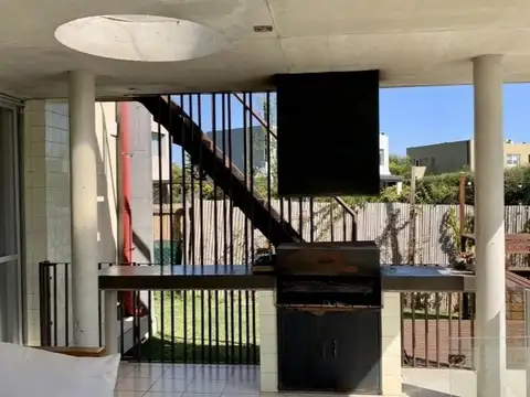 Casa en Venta con 5 cocheras