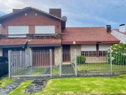 Casa en Venta - 3 Dormitorios 2 Baños - 199mts - Mar Del Plata