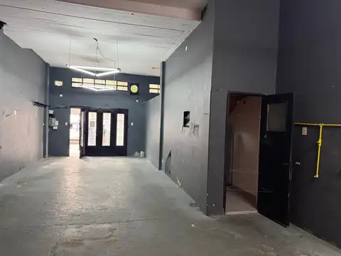 DEPOSITO EN ALQUILER A METROS DE AV. DE LOS CONSTITUYENTES