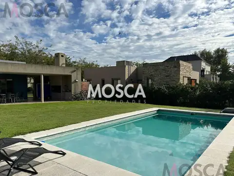 ALQILO asa en BARRIO CERRADO LA CESARINA