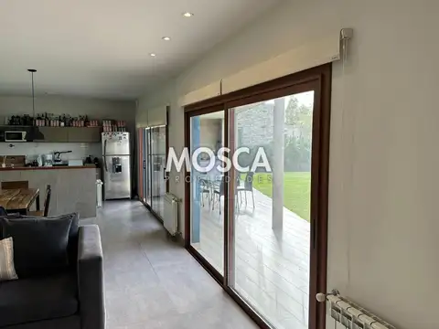 ALQILO asa en BARRIO CERRADO LA CESARINA