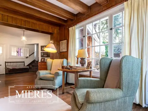 Casa en Venta con 2 cocheras