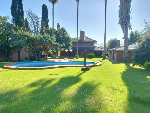 CASA 4 AMBIENTES CON PILETA