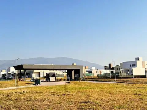 OPORTUNIDAD! Terreno central cercano a portería de 432 m2, Barrio privado Las Quintas 2, Tafí Viejo