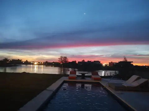 Casa en venta a la laguna, barrio San Sebastian