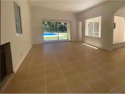 Casa en Venta en Saint Matthews, USD 370.000