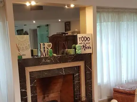 Casa 6 ambientes con 5 baños