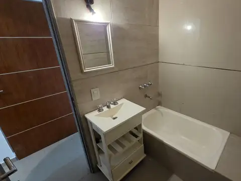 MONOAMBIENTE CON COCHERA