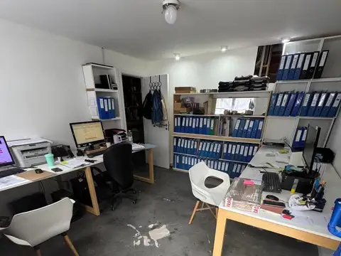 Oficina con galpón - Calle 20 de Septiembre al 3200