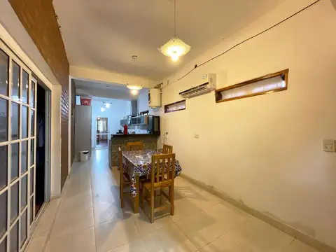 Casa 6 ambientes con 5 baños