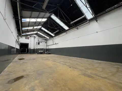 Galpón en Alquiler - 890m2 Cubiertos - Parque Patricios - Mixtura 3