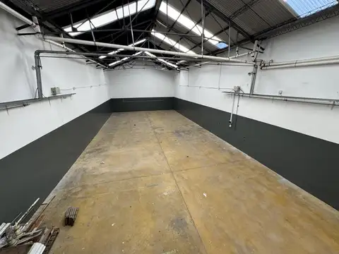 Galpon en Alquiler 10  mts Frente