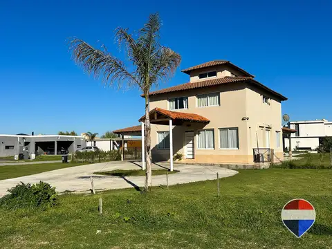 Casa en Venta con 5 cocheras