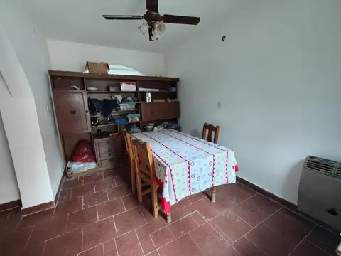 Casa 3 ambientes con 2 baños